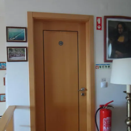 Pensjonat Alojamento Ribeira D' Ilhas *